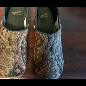Dansko Paisley Fabric Clogs size 40 (9.5-10)